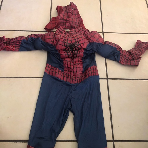 Disneys Spider-Man costume - Picture 1 of 3